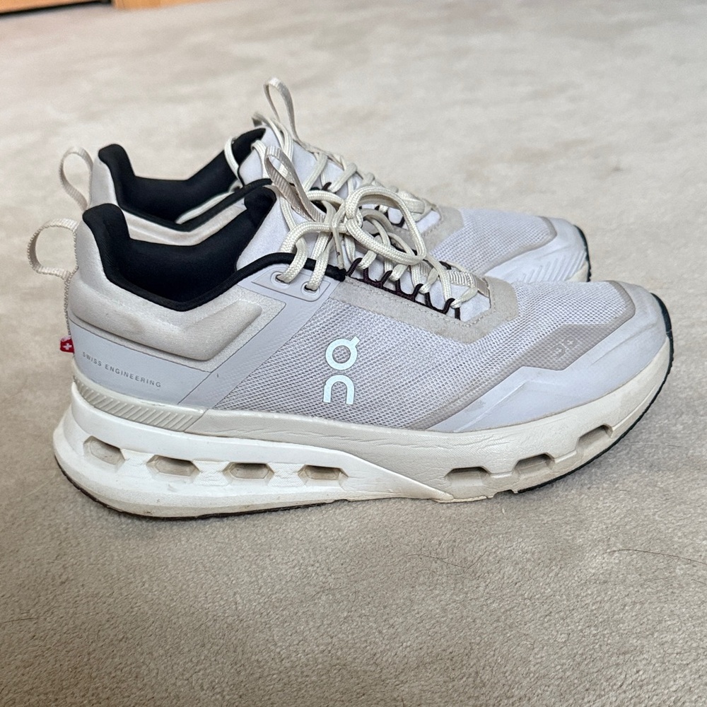 On Running Women's Beige and Black Sneakers